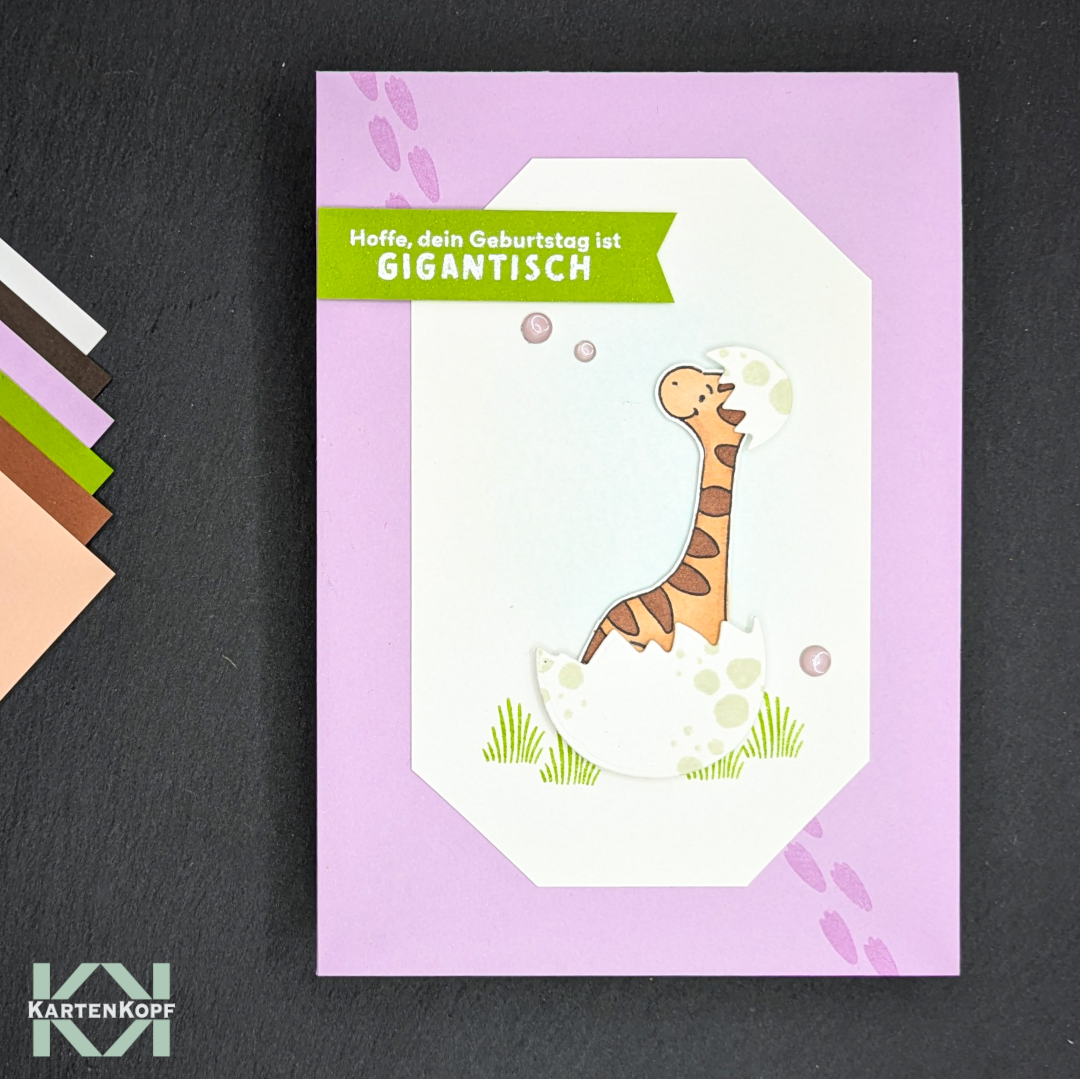 Geburtstagskarte mit schlüpfendem Dino - Hoffe, dein Geburtstag ist Gigantisch