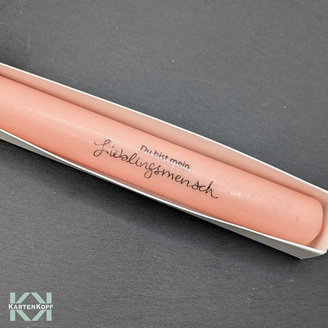 Kerzengeschenk - Bestempelte rosafarbene Stabkerze - Du bist mein Lieblingsmensch