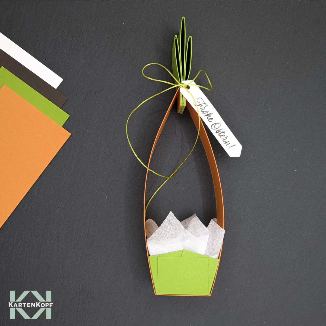 Osterverpackung Möhrenform – handgemachter Mini‑Osterkorb, befüllbar (Frontansicht)