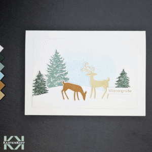 Winterkarte Hirsche und Tannen, handgemacht in Weiß